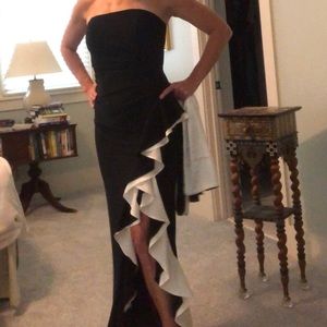 Betsy Adams size 4 black and white strapless formal